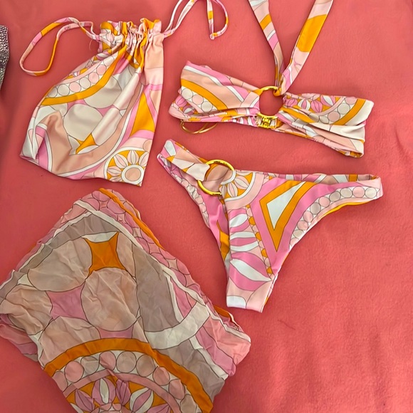 Cincin swimwear set. - Picture 1 of 7
